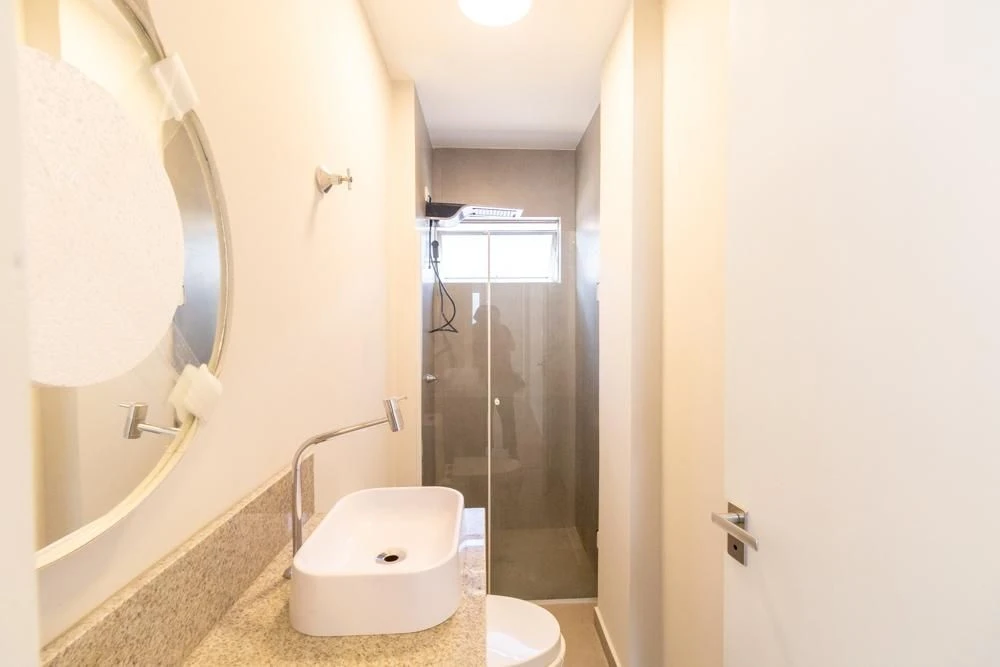 2-bedroom apartment with wood or laminate floors in Curitiba — photo 7