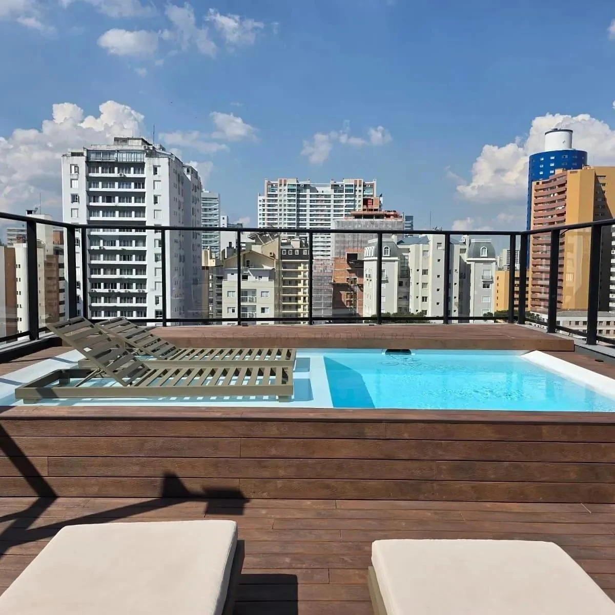 Glass-enclosed balcony in a one-bedroom apartment, 26 m² — photo 7