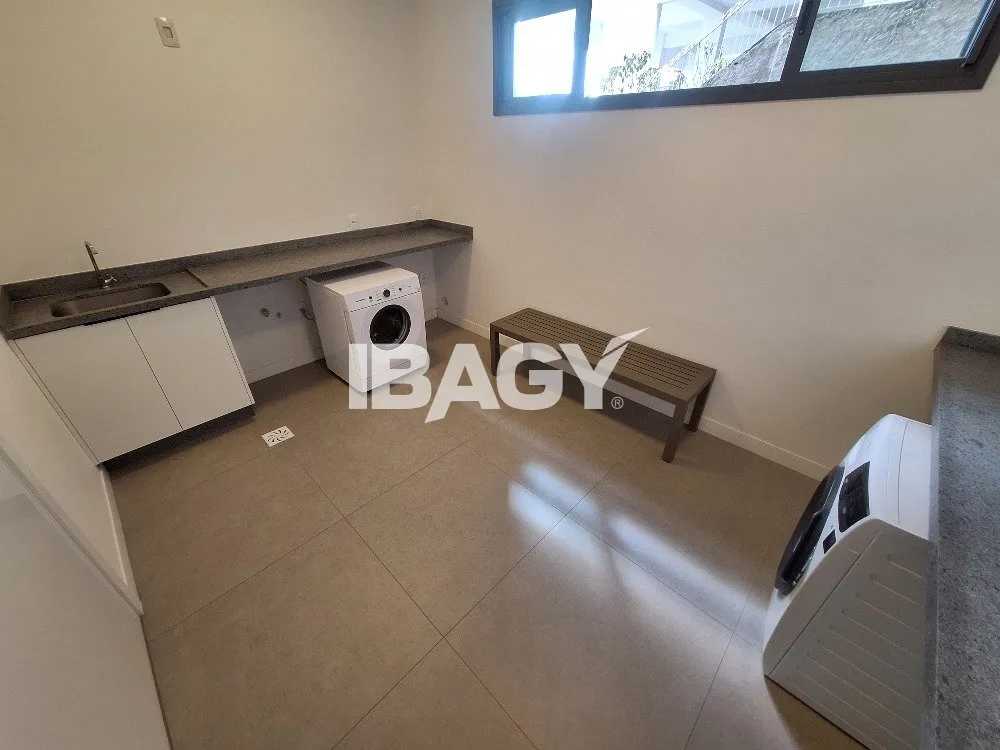 59 m² furnished studio with a ready workspace desk — photo 6