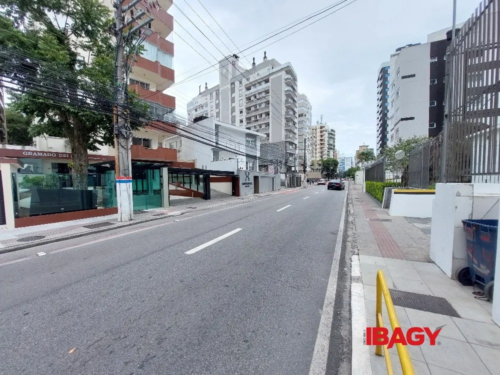 Квартира с 3 спальнями, в доме есть тренажёрный зал — photo 18