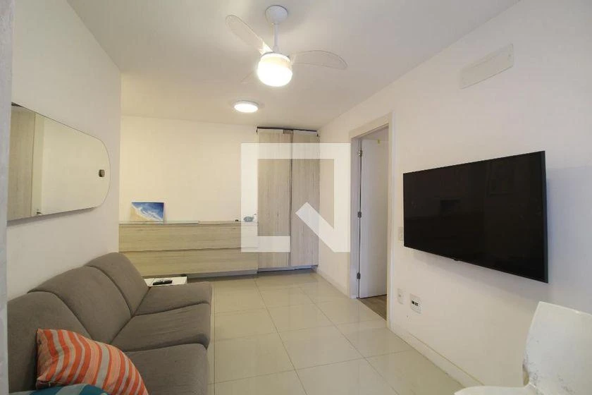 2-bedroom apartment in a building with a gym — photo 15