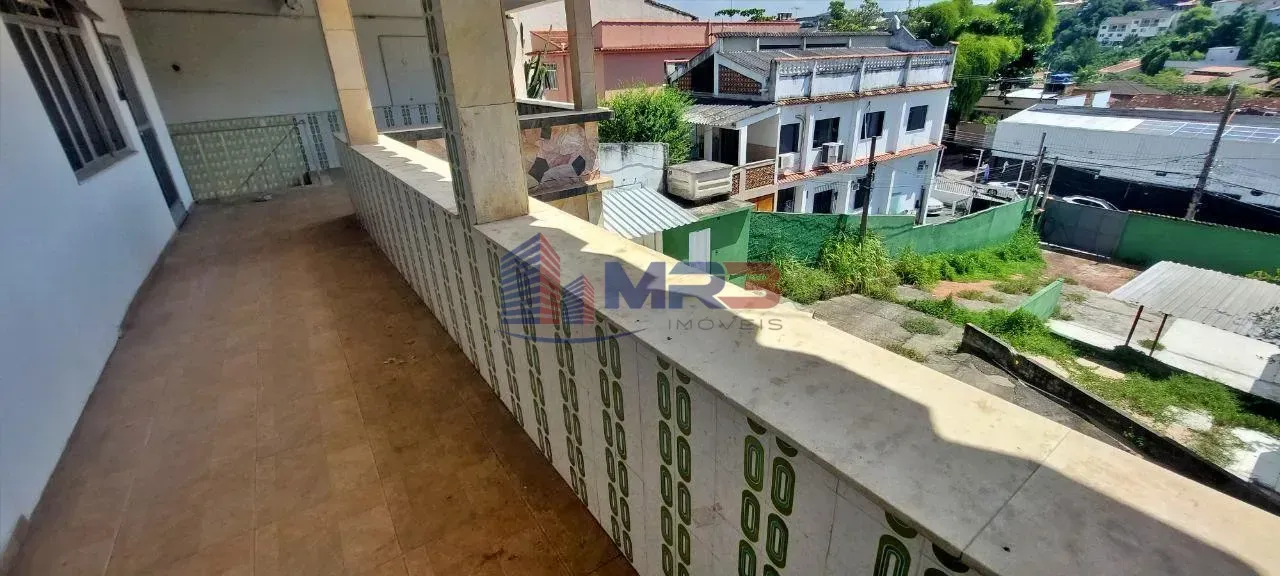 540 m² House with 4 bedrooms and 5 parking spaces — photo 33