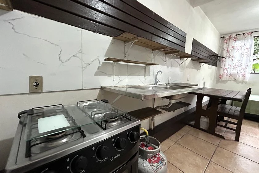 Kitnet mobiliada com cozinha a gás e 1 quarto — photo 8