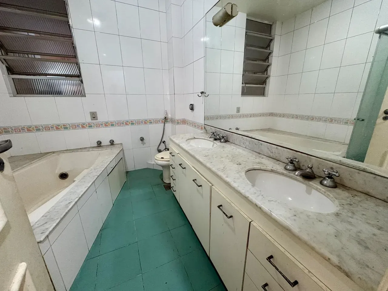 Apartamento, 215 m², com banheira — photo 11