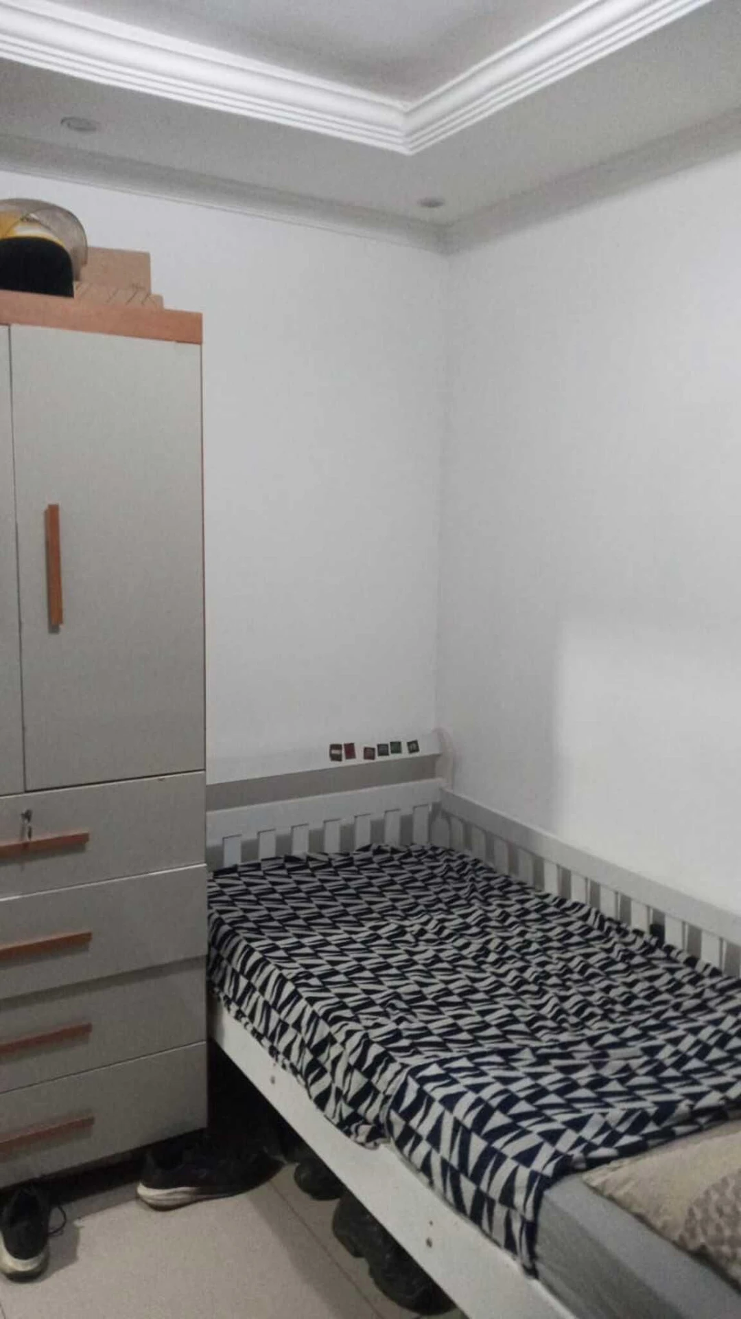 Apartamento amueblado de 2 dormitorios con ducha de vidrio — photo 30