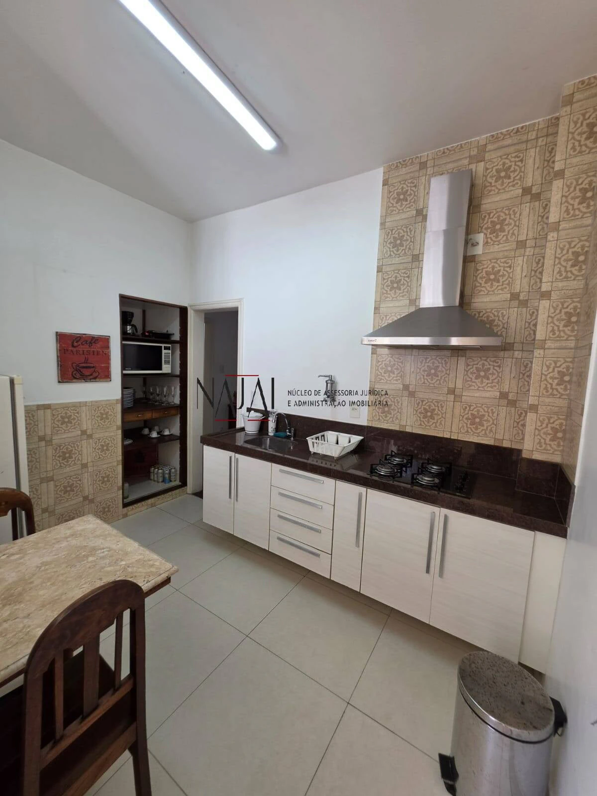 Furnished 3-bedroom apartment with 130 m² — photo 4
