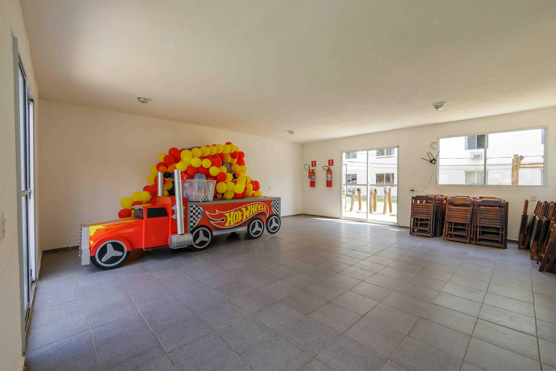 Furnished 2-bedroom apartment with 1 parking space — photo 19