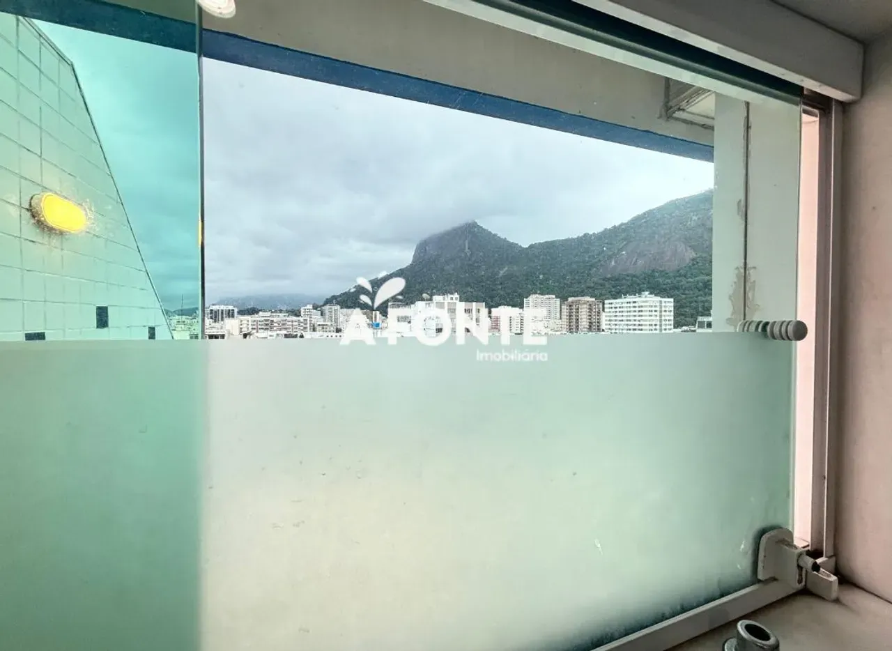 2-bedroom apartment with a mountain view in Rio de Janeiro — photo 14