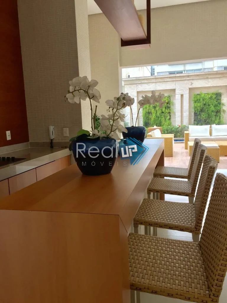 Furnished apartment with 2 bedrooms and a balcony — photo 25