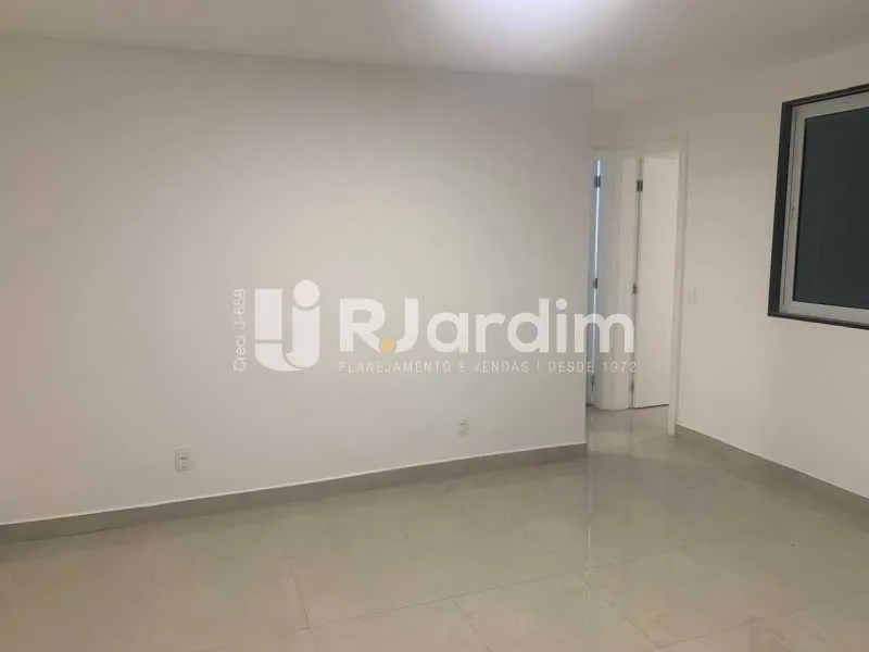 Apartment with 2 bedrooms and 2 bathrooms, no parking — photo 17