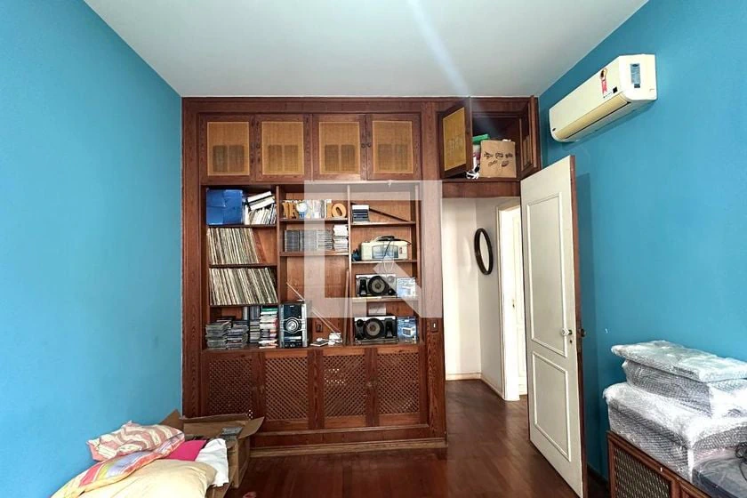 200 m² apartment with a home office and a washing machine — photo 19