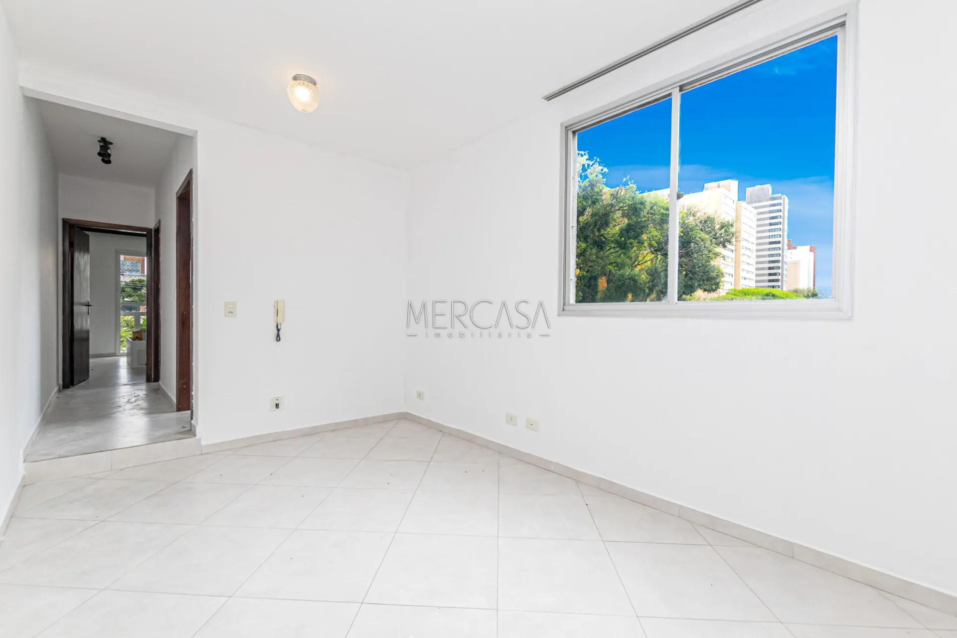 One-bedroom, 31 m² apartment in Curitiba — photo 8