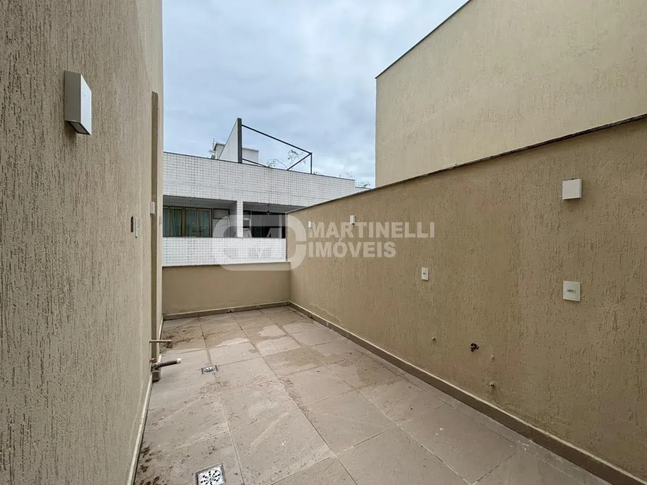 3-bedroom apartment with a separate, enclosed kitchen — photo 19