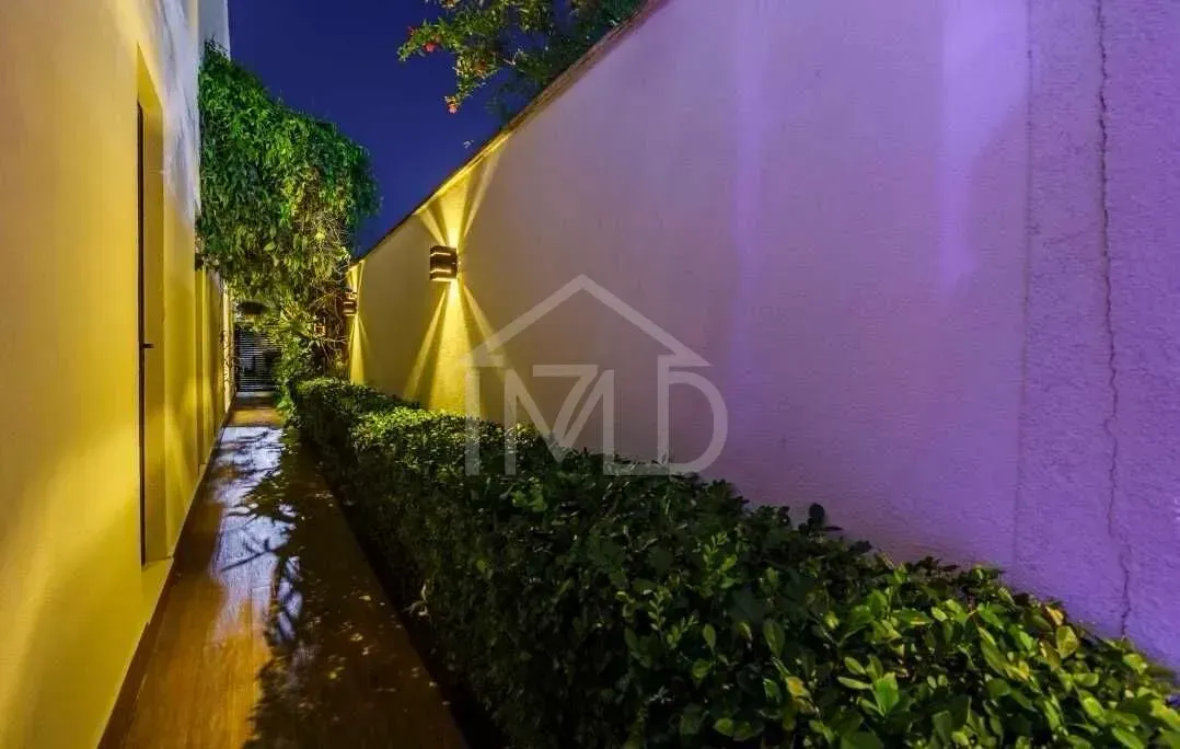 Furnished house with 4 bedrooms and 5 bathrooms — photo 32