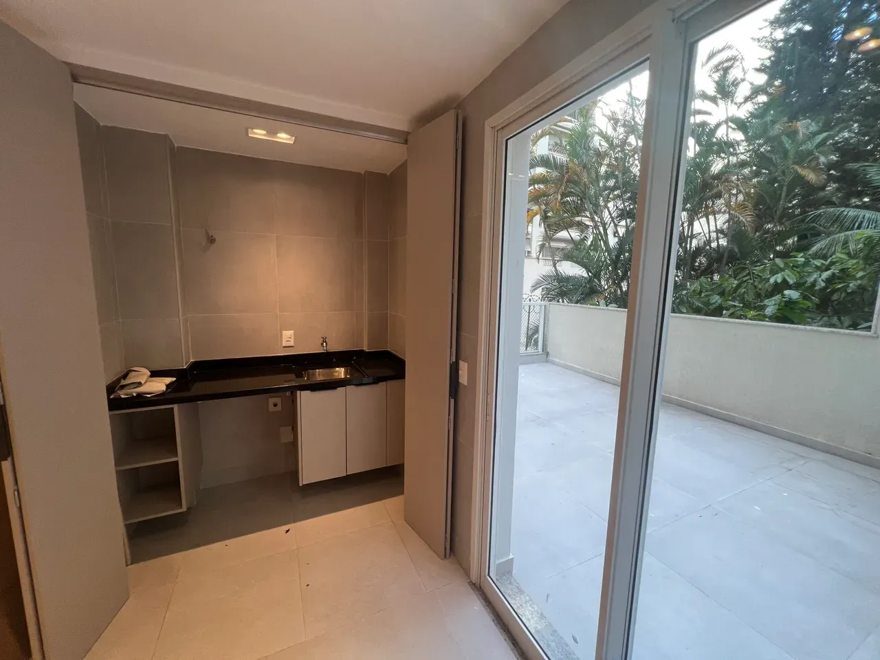 Furnished apartment, 68 m², with a grill on the balcony — photo 17