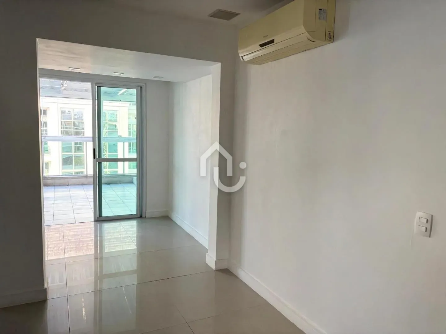 Top-floor apartment with 5 bedrooms and balcony grill — photo 13