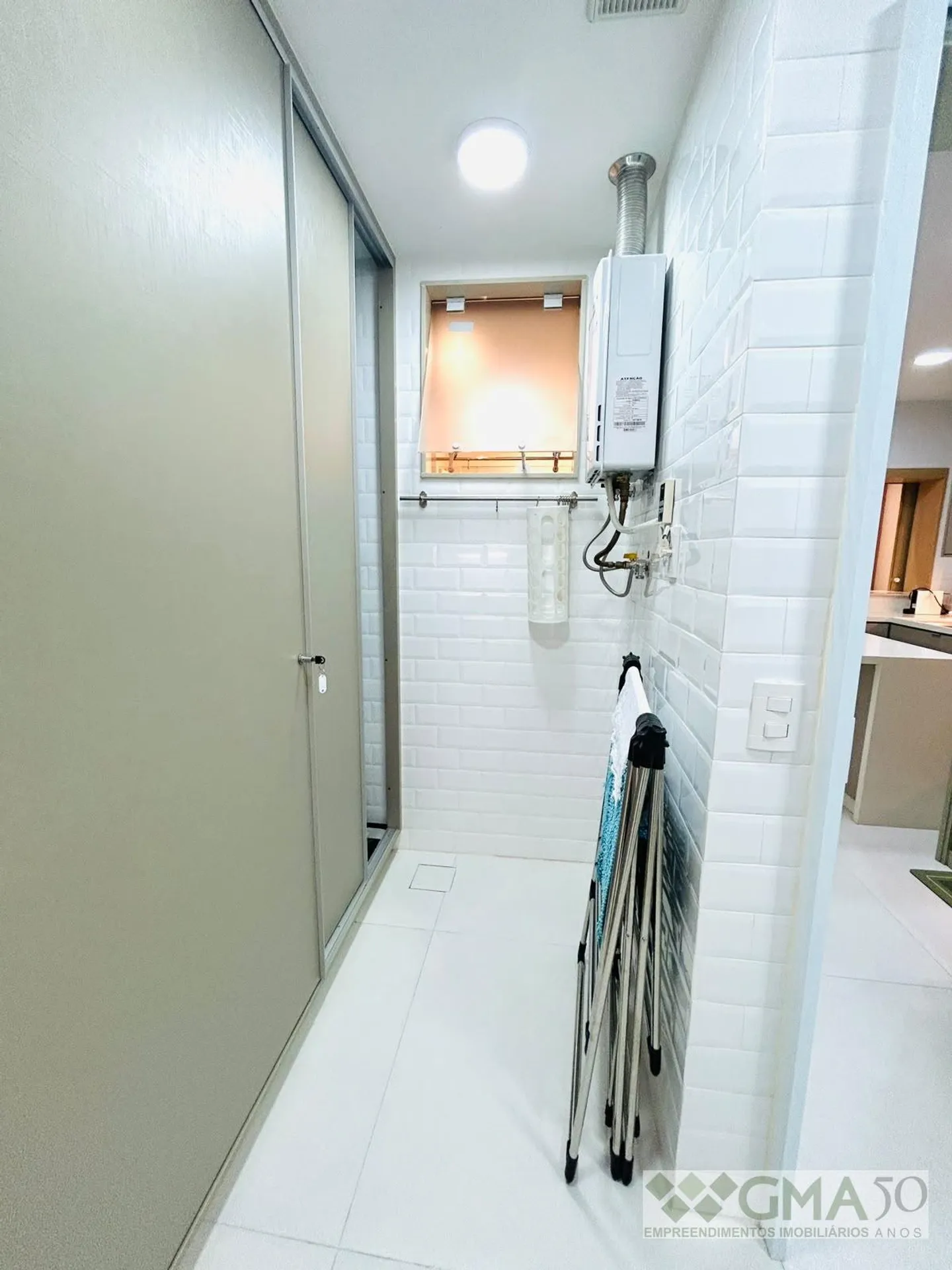 Washing machine in a 3-bedroom apartment, 130 m² — photo 31