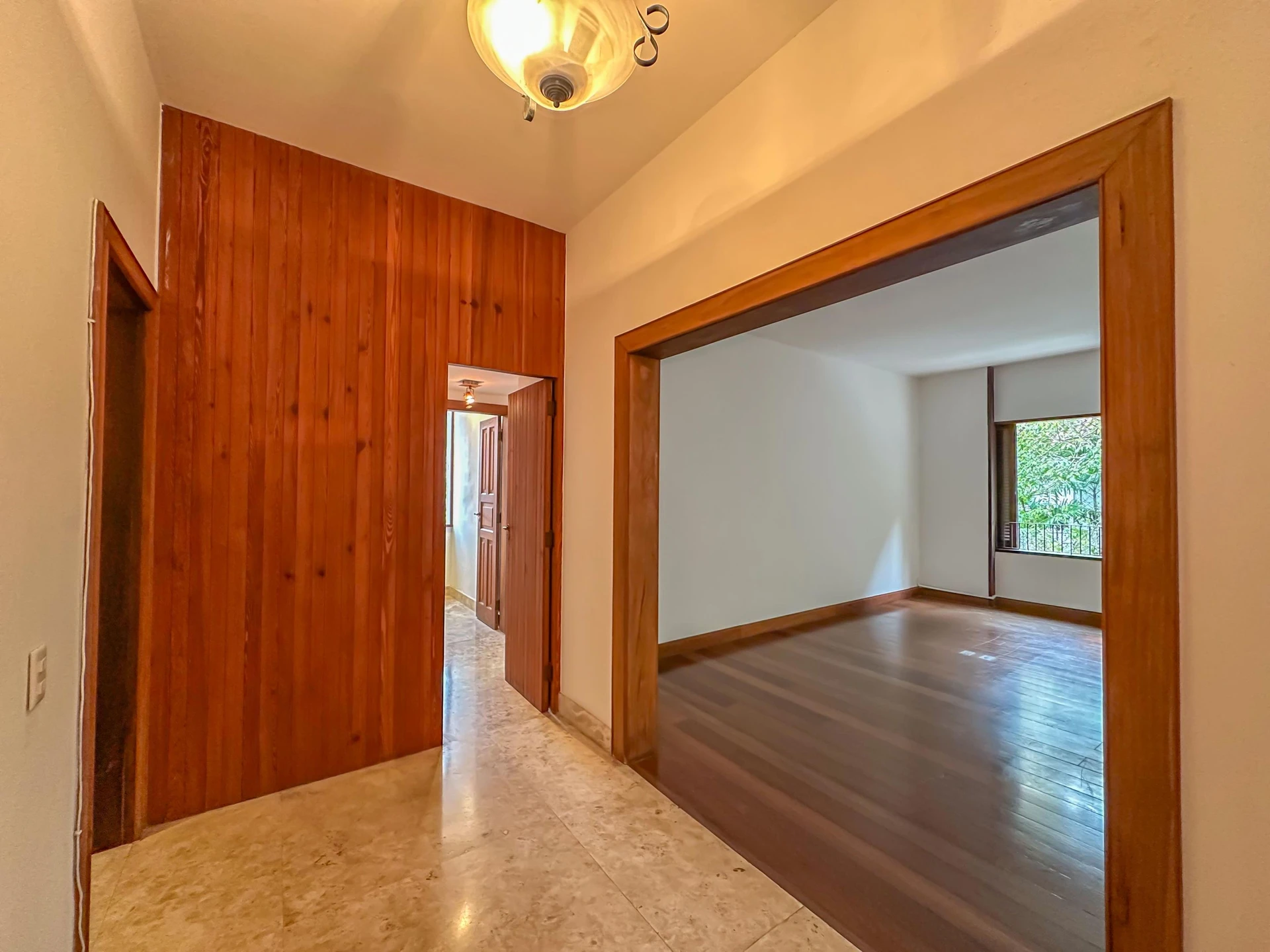 Apartment, 275 m², with a glass-enclosed balcony — photo 4