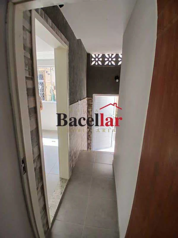 Rental apartment with 2 bedrooms and glass shower enclosure — photo 21