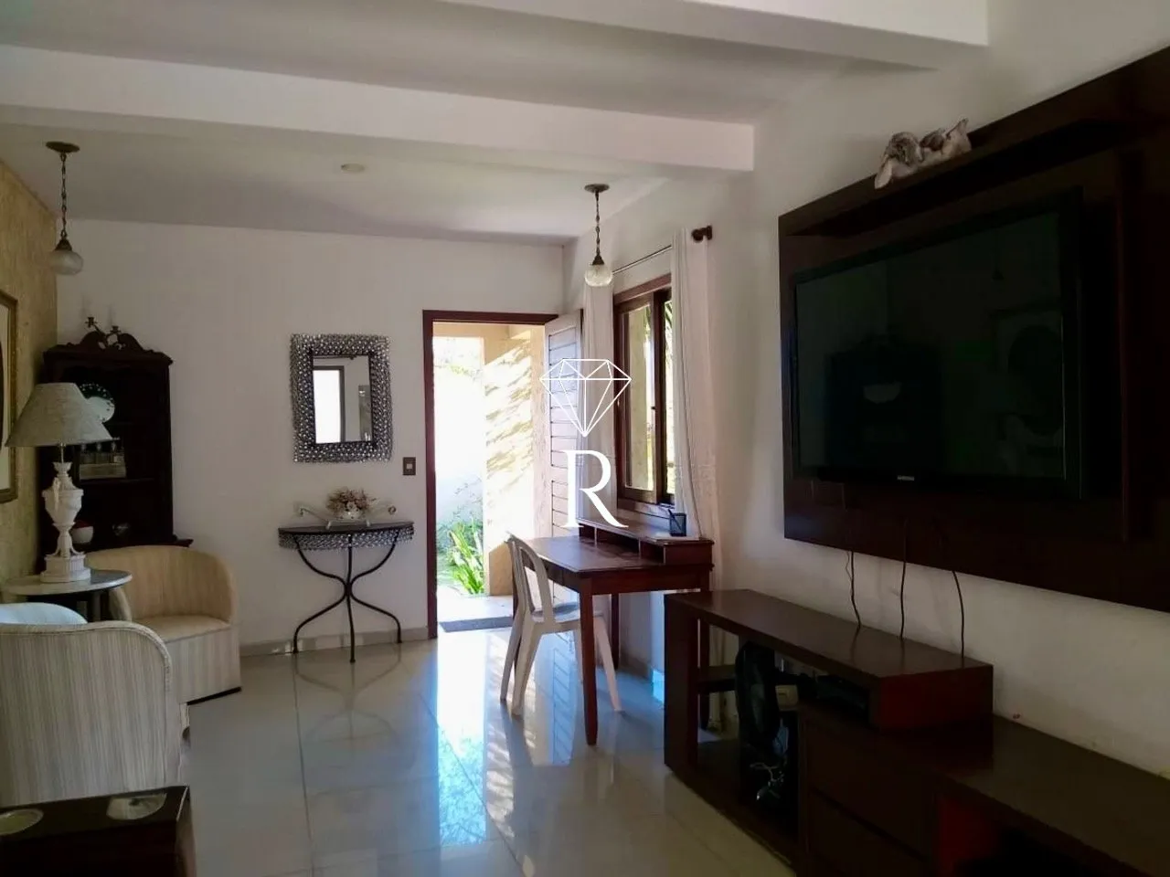 Casa de 6 dormitorios con balcón y parrilla — photo 8