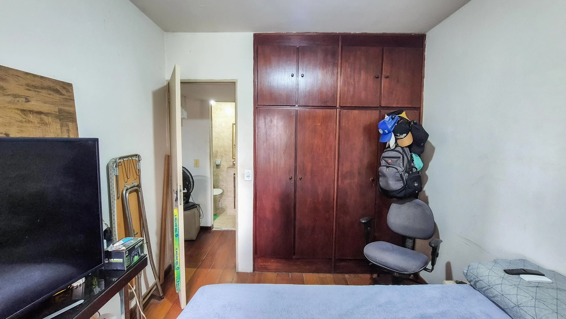 One-bedroom apartment with a washing machine — photo 25