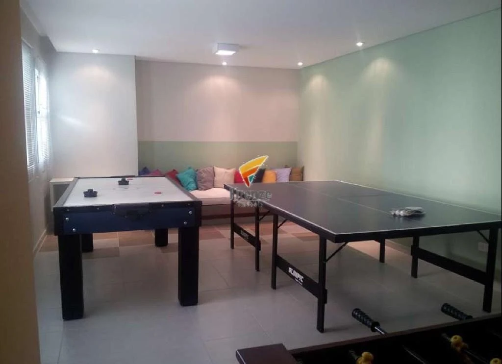 Wood or laminate floors in a 2-bedroom apartment, 57 m² — photo 27