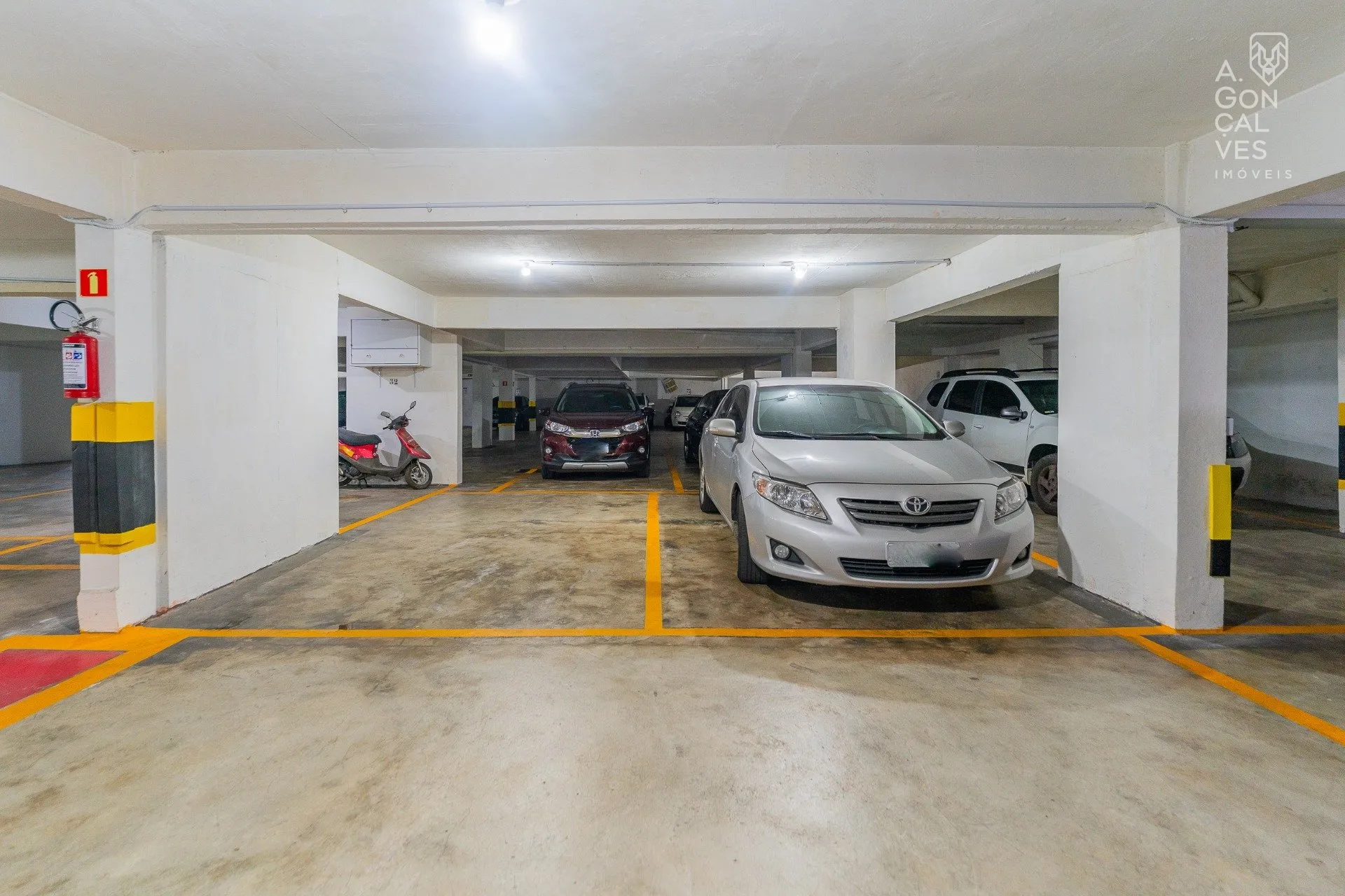 Furnished 219 m² apartment with 4 bedrooms and 2 parking spots — photo 36