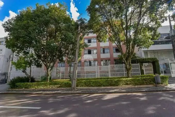 3-bedroom apartment with a home office in Curitiba — photo 17