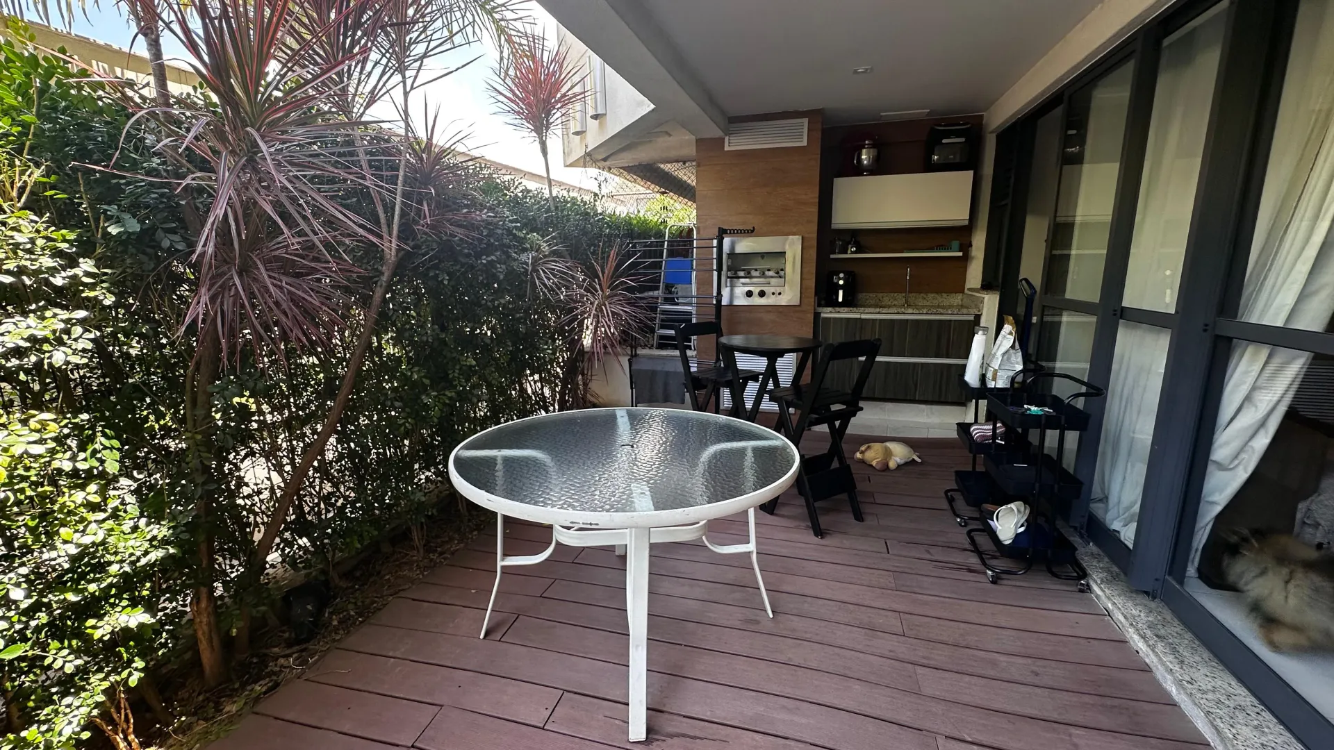 Apartamento semimobiliado com cozinha fechada e 2 vagas — photo 24