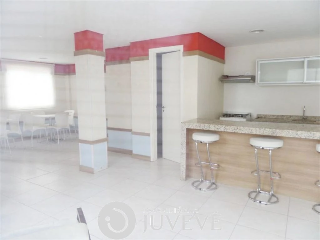 3-bedroom apartment in a building with a pool — photo 20