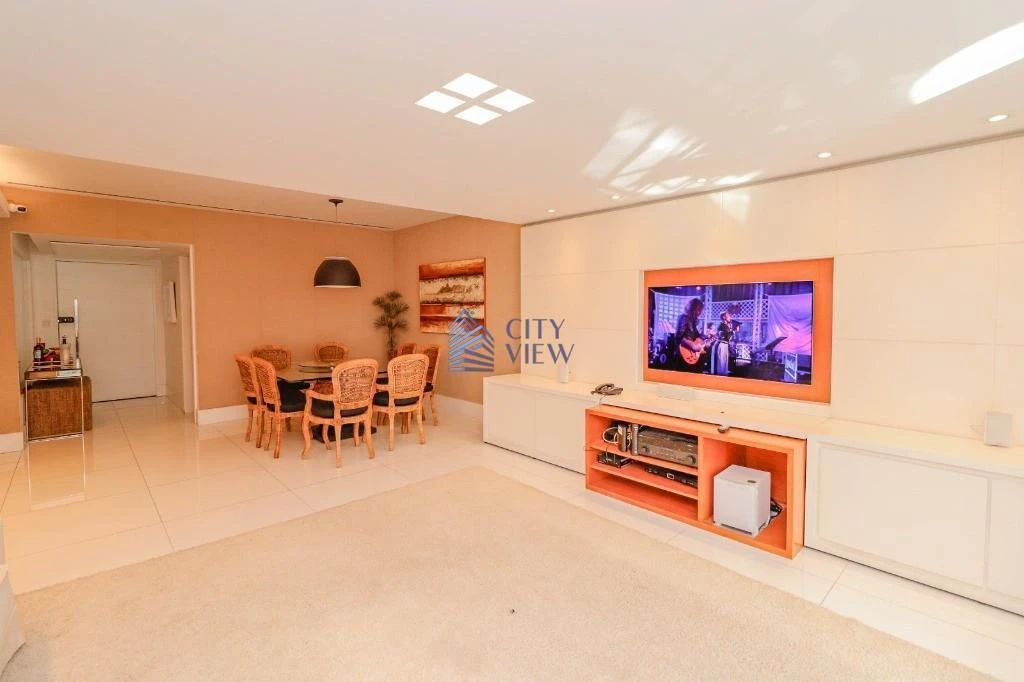 Dishwasher in a 4-bedroom apartment, 280 m² — photo 16