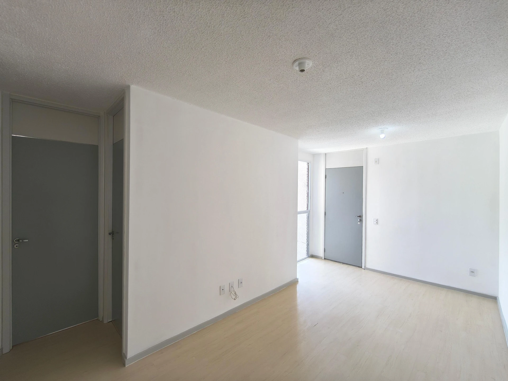 Apartamento de 2 quartos em condomínio com piscina — photo 19