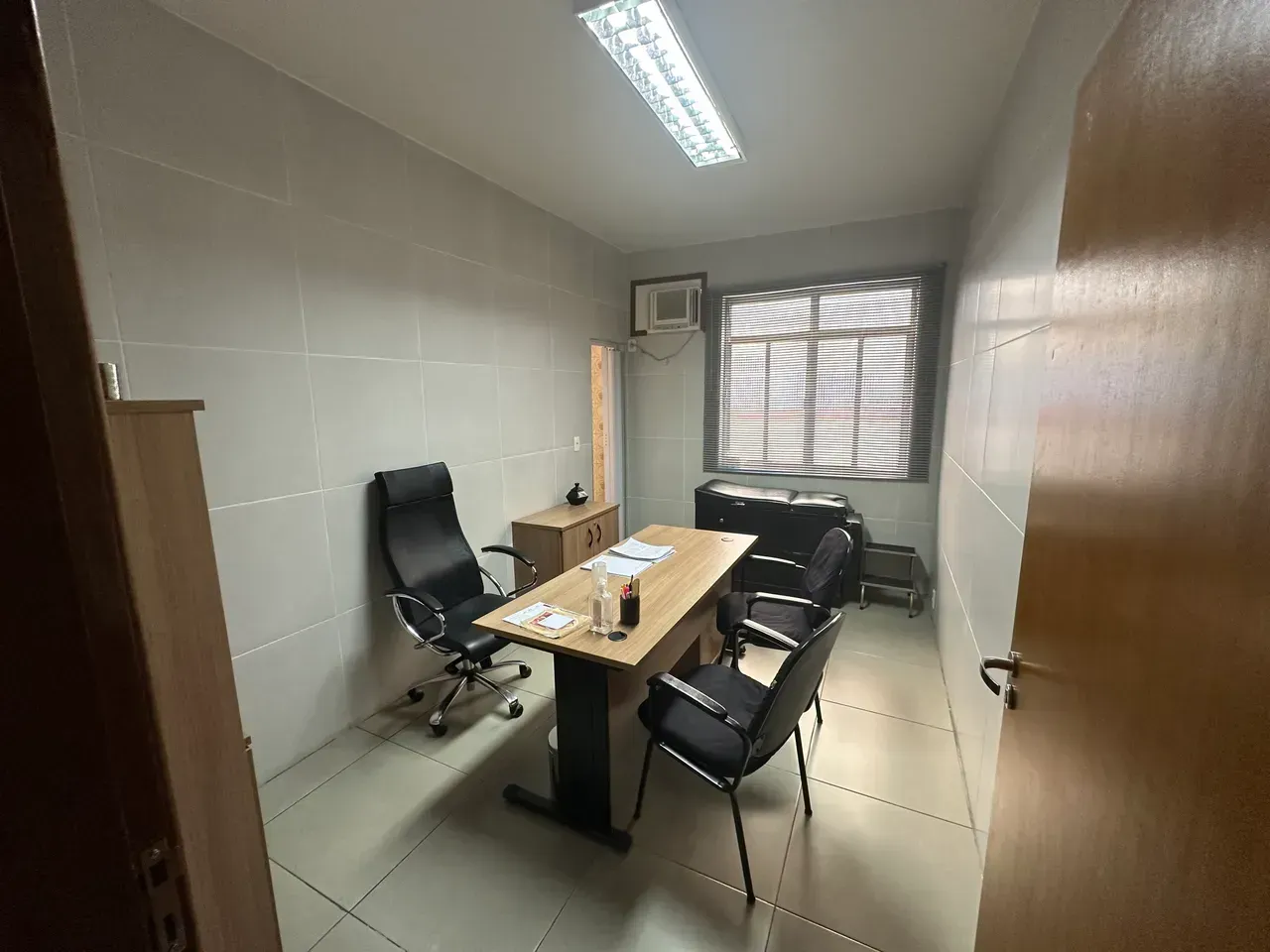Casa com 4 quartos, 3 banheiros e 5 vagas — photo 3
