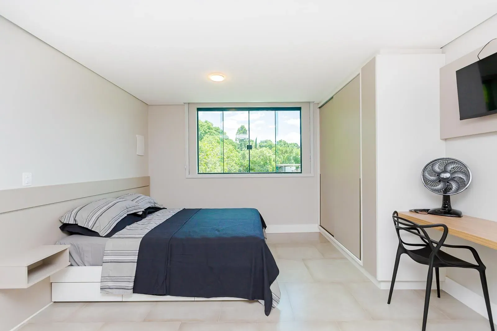 Furnished 27 m² apartment with 1 en-suite and no parking — photo 17