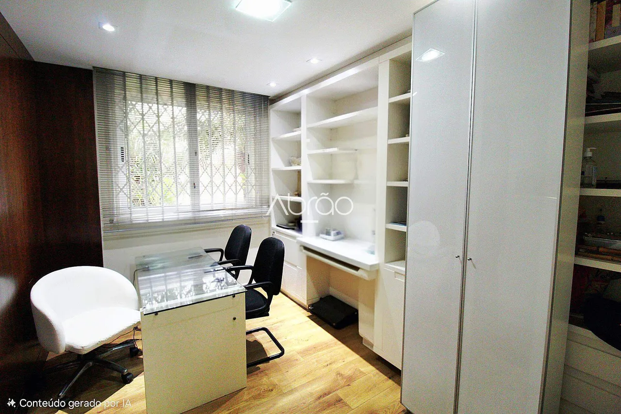 4-bedroom house with a private BBQ area — photo 11
