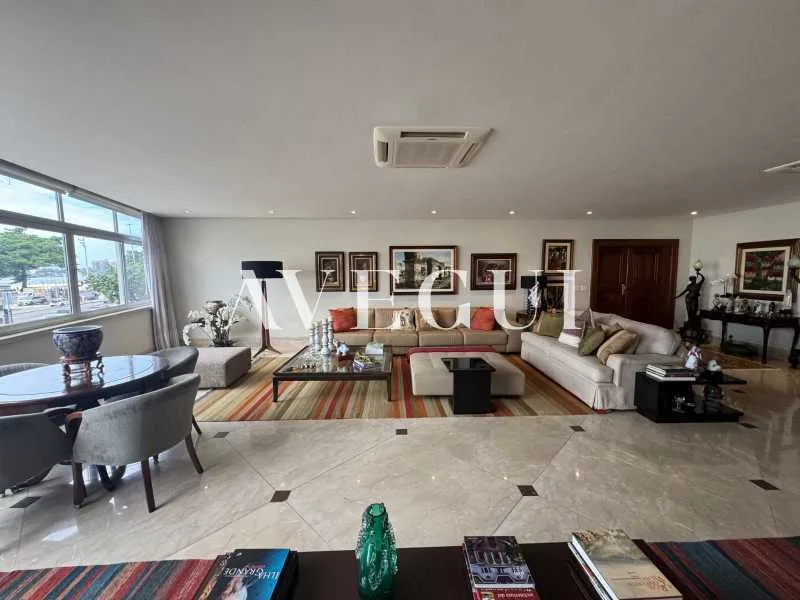 Apartment with 5 bedrooms and a balcony — photo 14