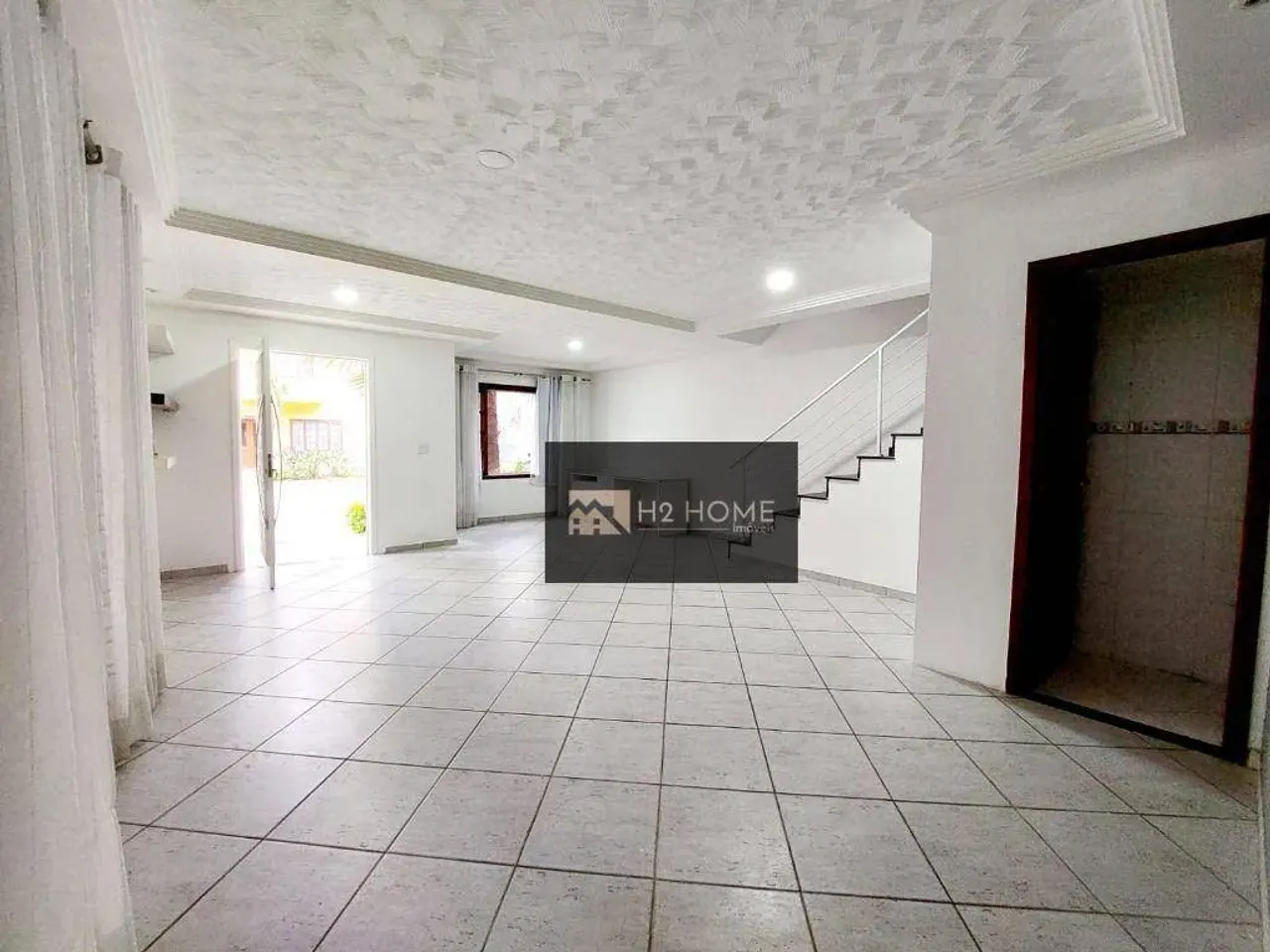 4-bedroom house with 3 bathrooms and a balcony