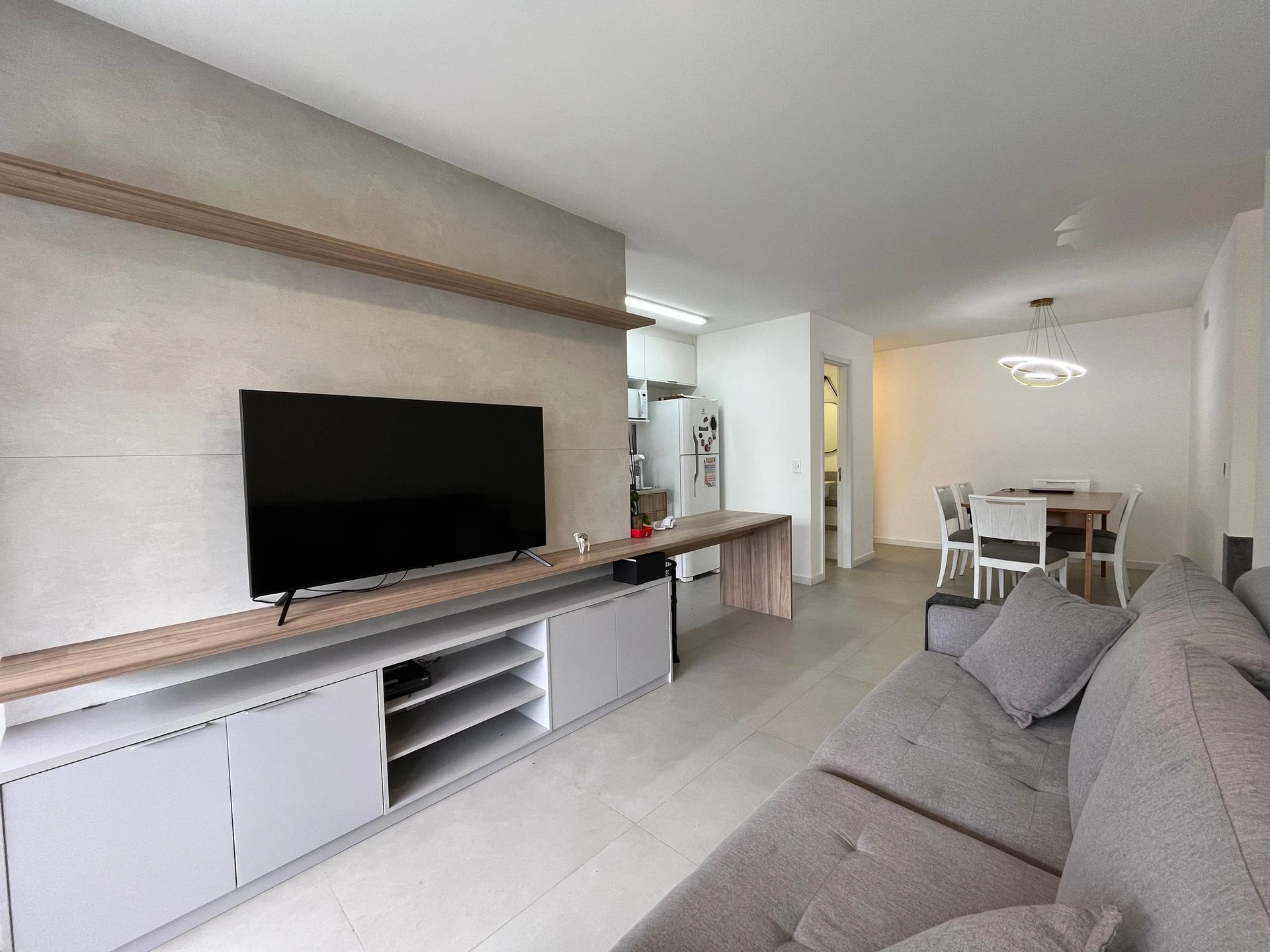 Furnished apartment, 89 m², with a glass-enclosed balcony — photo 8
