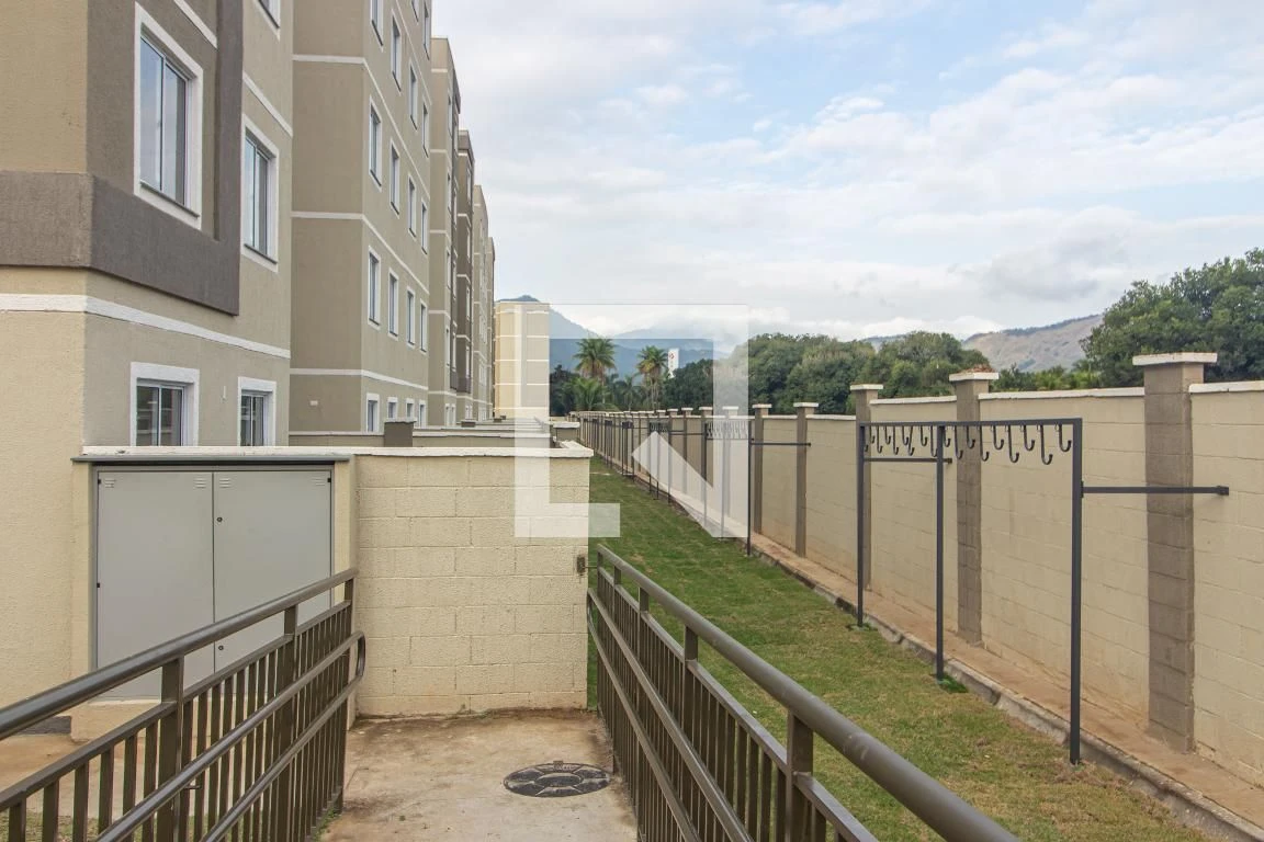 2-bedroom apartment in a building with a pool — photo 24