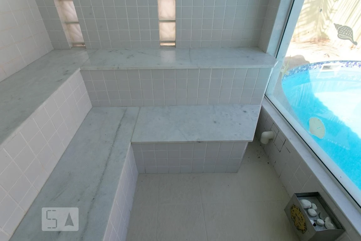 Unfurnished house with 5 en-suite bedrooms and private garden — photo 14