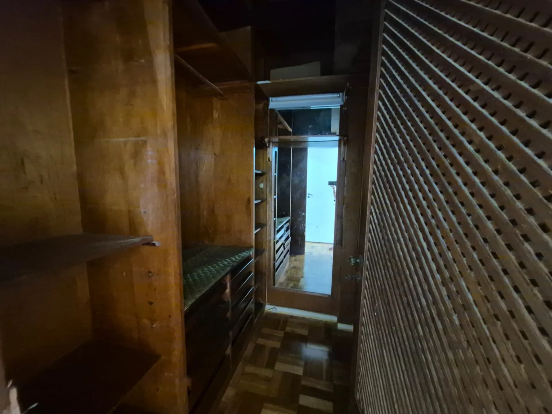 3-bedroom apartment with 3 bathrooms and city views — photo 33