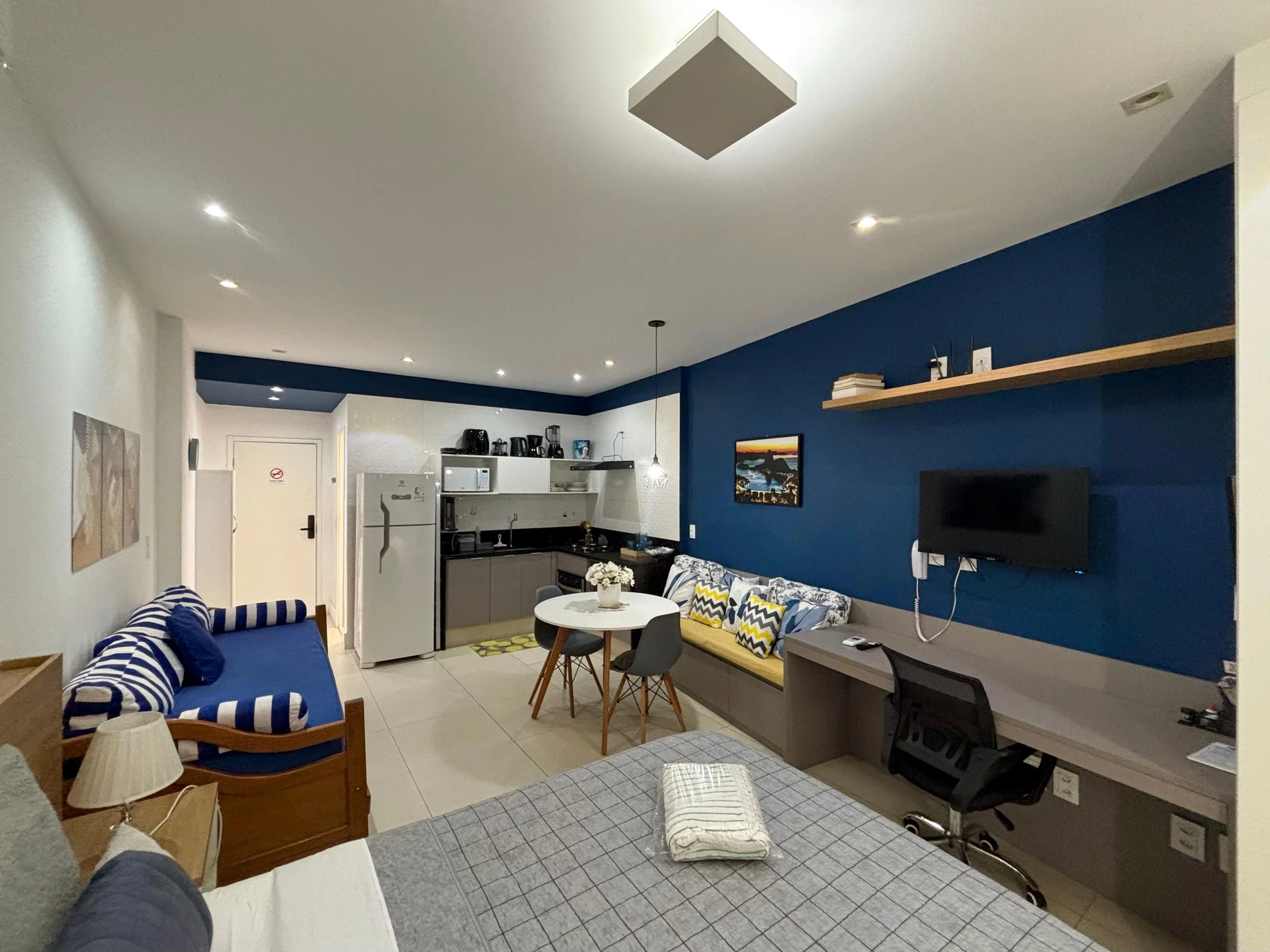 Furnished apartment, 32 m², with a washing machine — photo 9