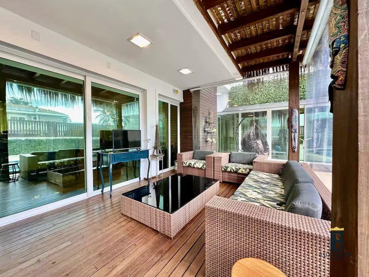6-bedroom house with a bathtub in Florianópolis — photo 31