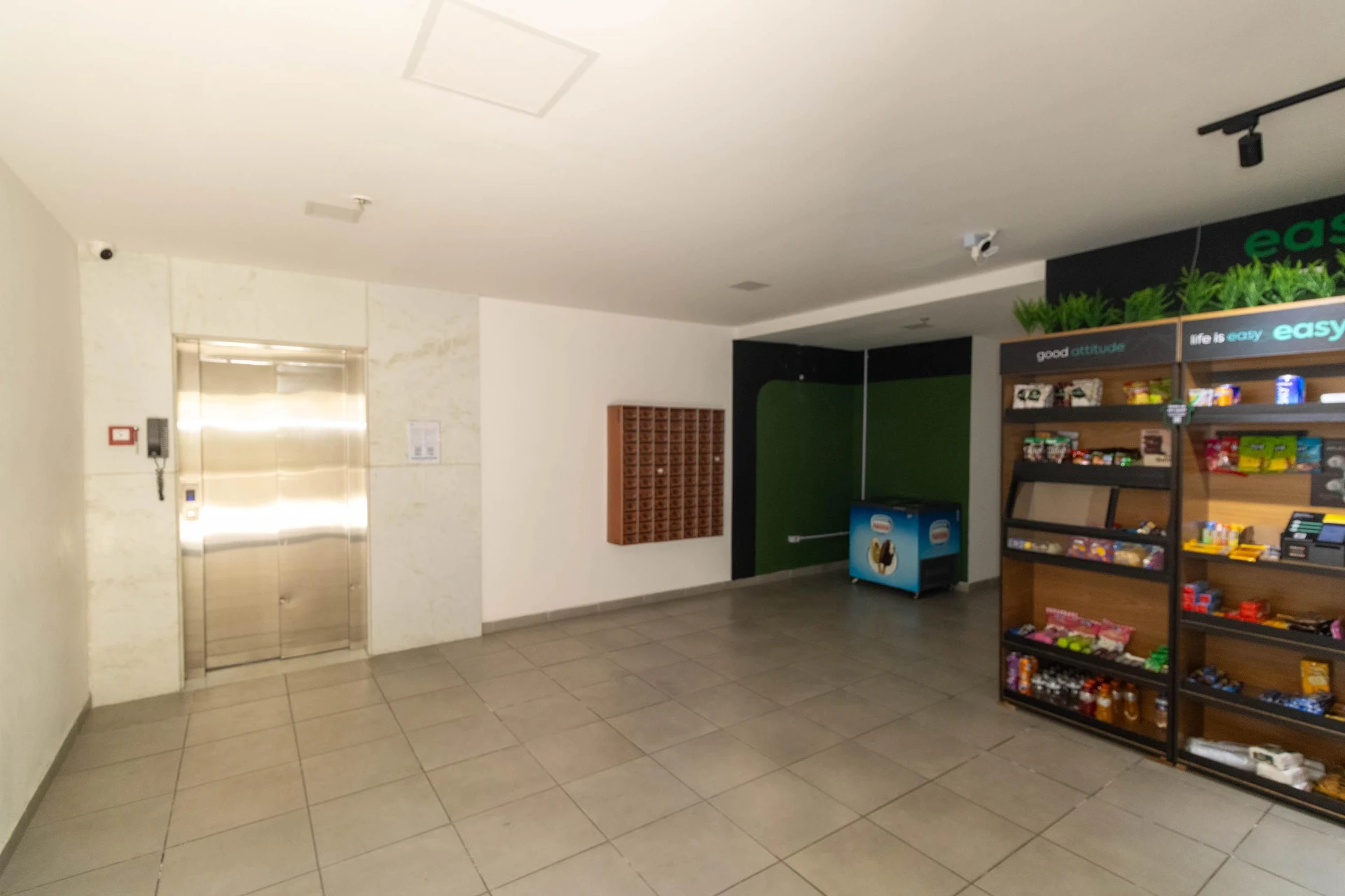 Apartment with 2 bedrooms, 1 en-suite and 1 parking spot — photo 18