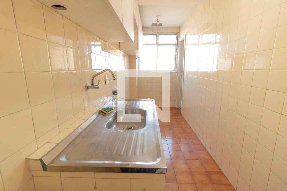 3-bedroom apartment in a building with a gym — photo 6