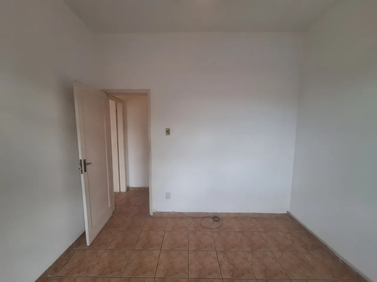 Unfurnished rental apartment with 2 bedrooms and 2 baths — photo 11