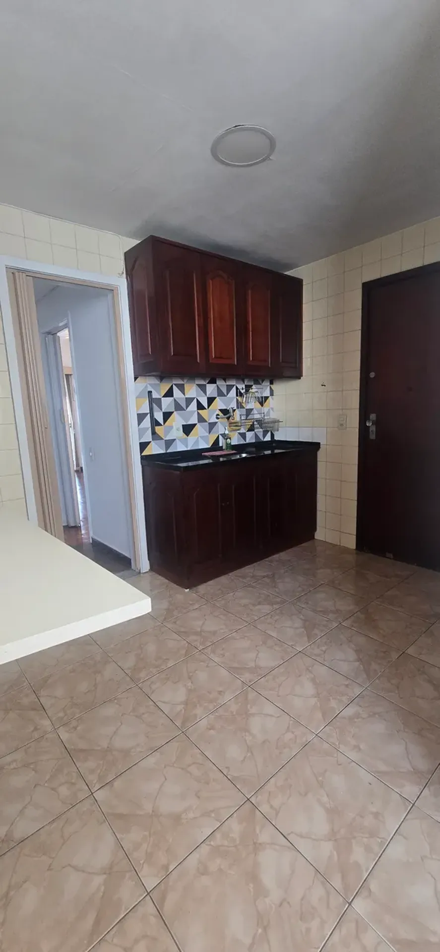 Wood or laminate floors in a one-bedroom apartment, 55 m² — photo 2