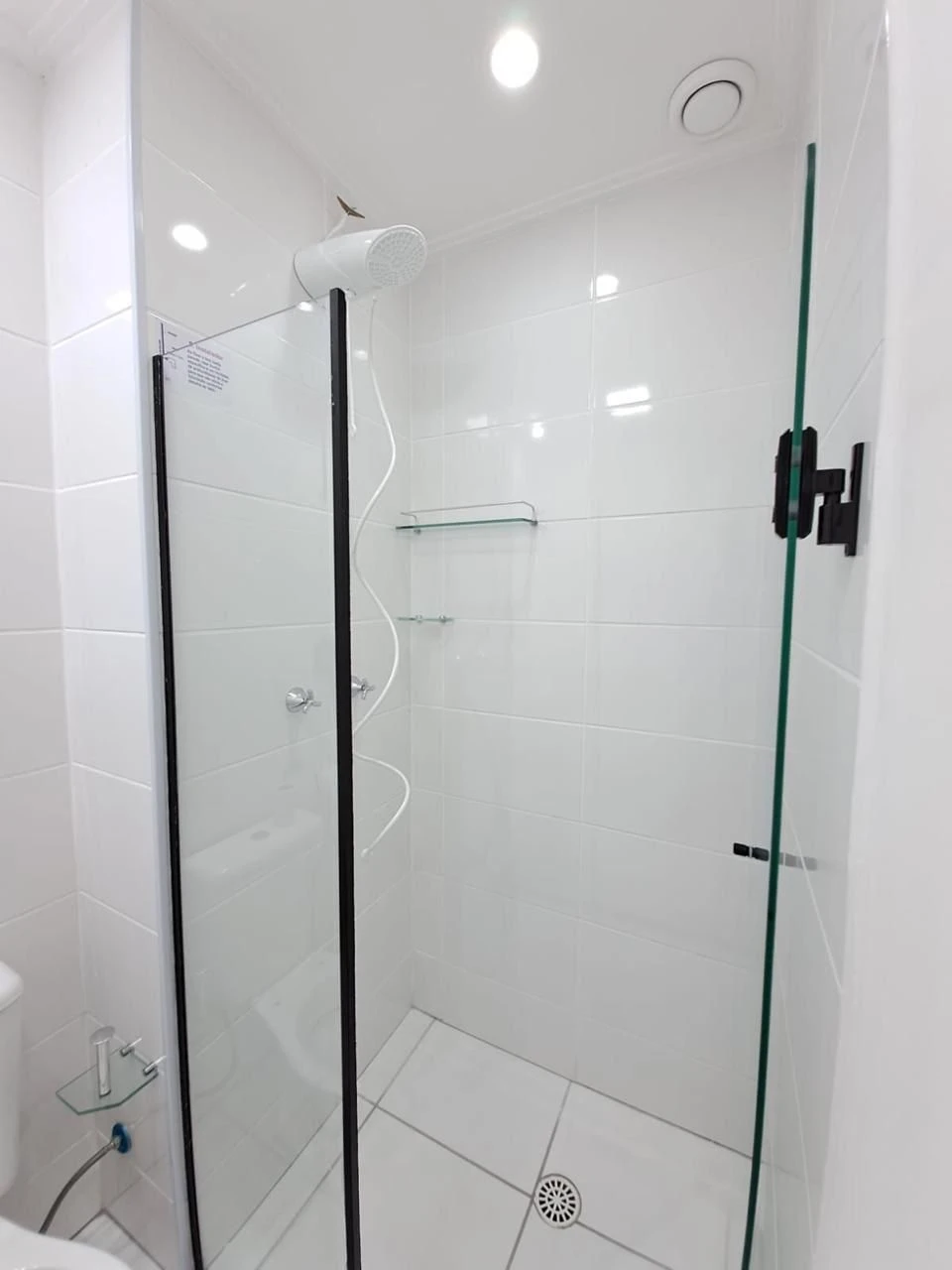 2-bedroom apartment in a building with a gym — photo 19