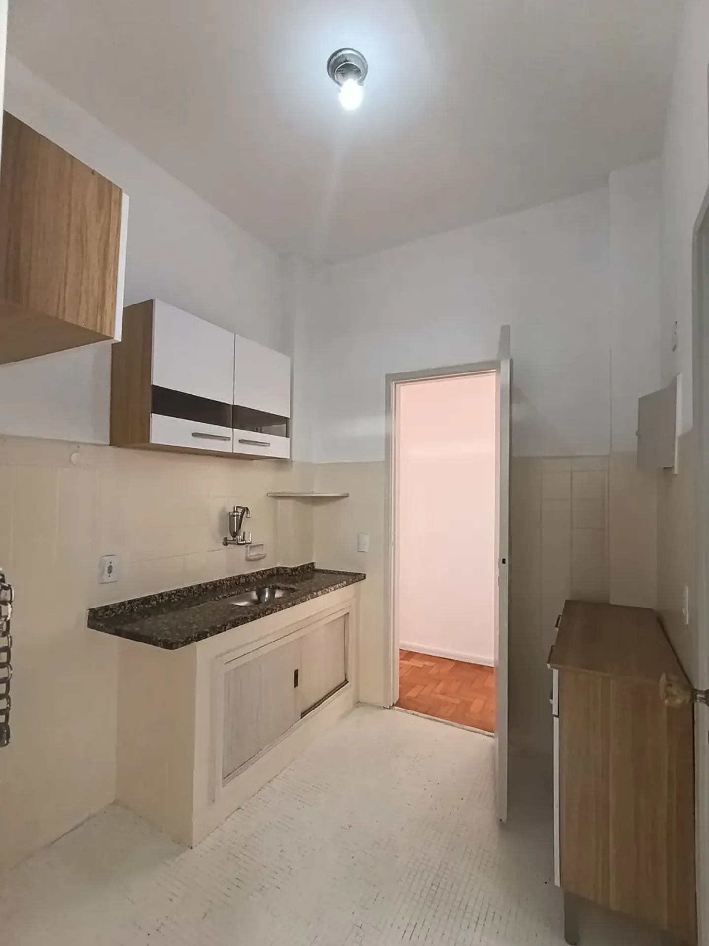 11th-floor apartment with 2 bedrooms and 2 bathrooms — photo 4