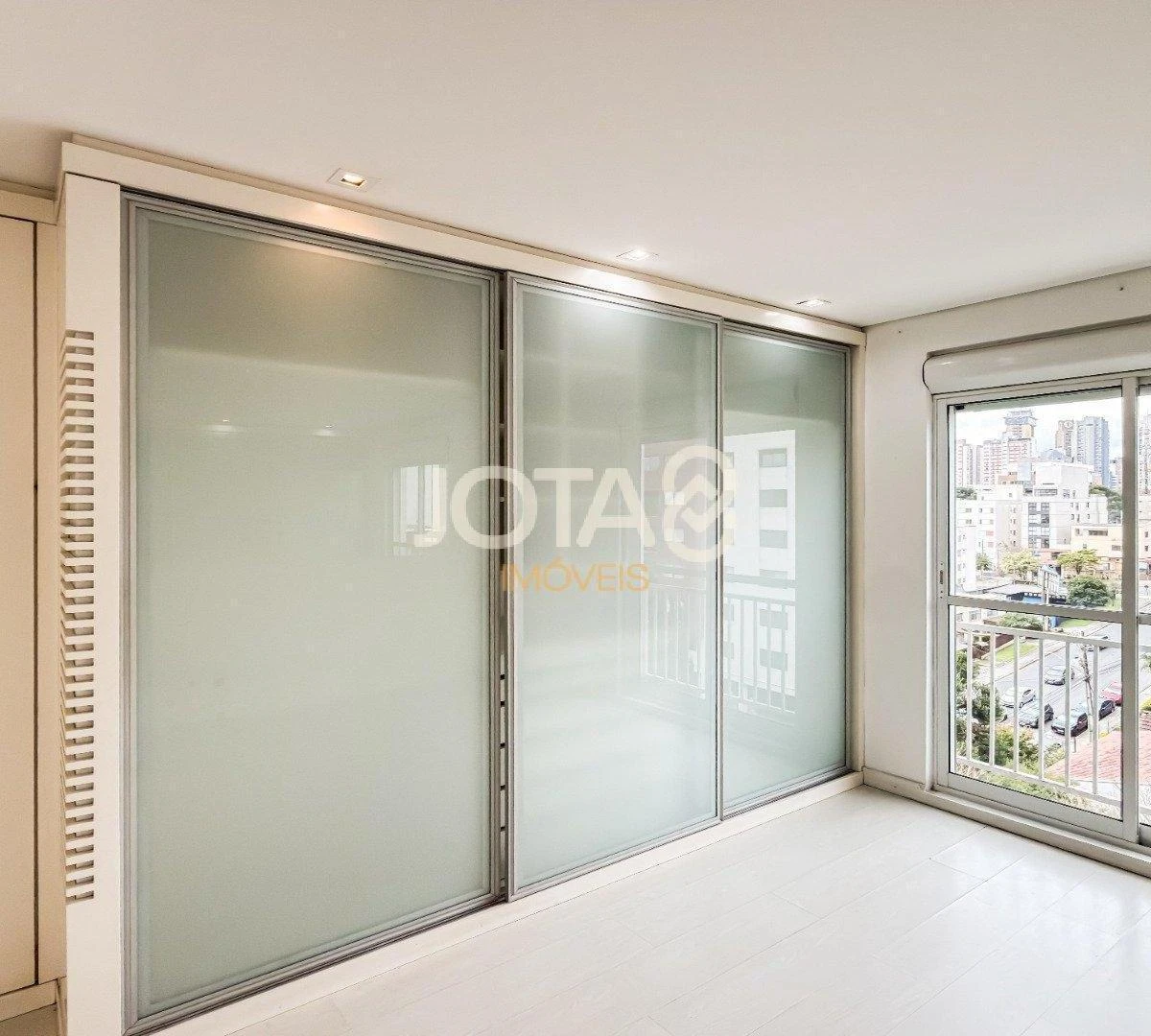 Apartment, 213 m², with a bathtub — photo 32